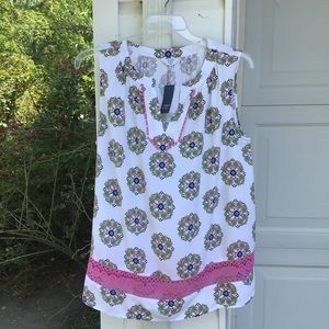 NWT Crown & Ivy Pretty Multicolored Pattern Pink Dot Lace At Neck & Hem